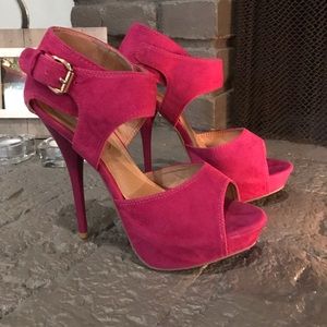 NWT suede peep toe pink platform heels